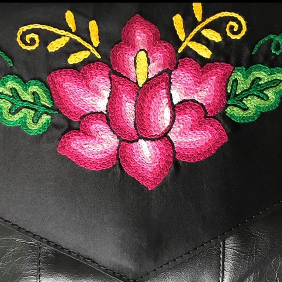 BRAND NEW Beautiful Soft Leather Clutch - Picture 1 of 4